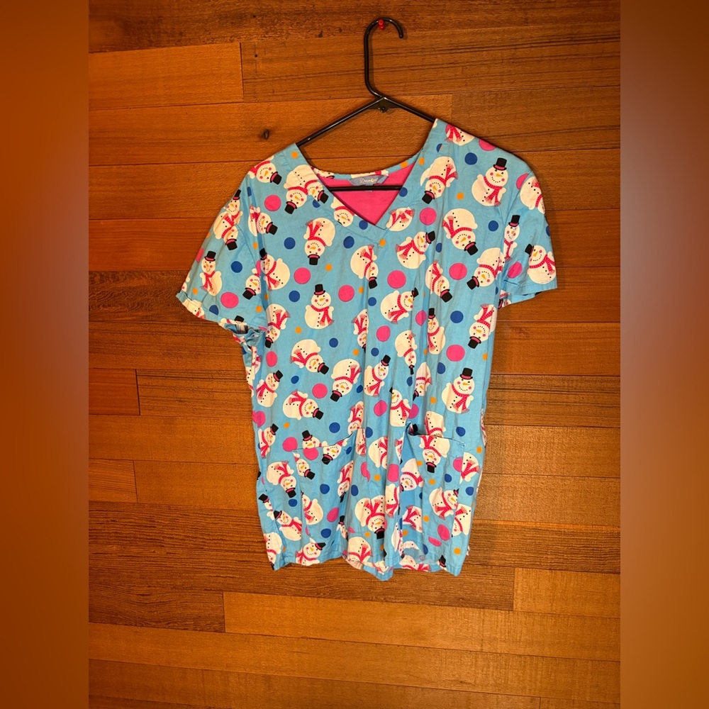 Snowman Scub Top